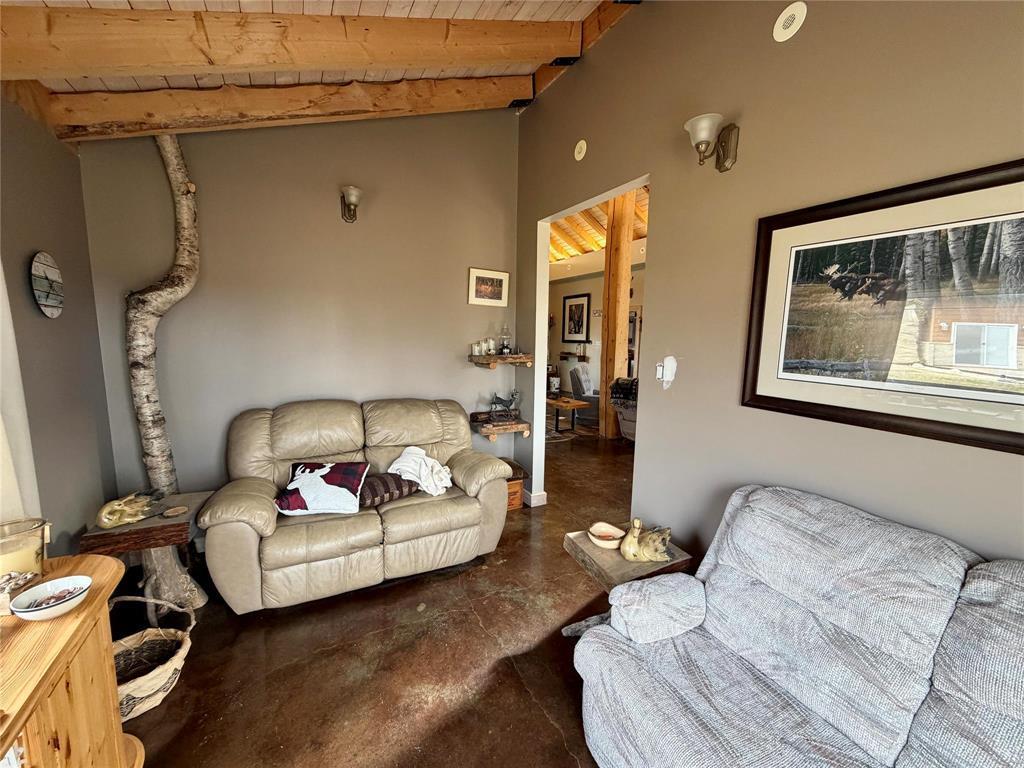 10 Harrison Bay, Sandy Lake, MB - Indoor Photo Showing Living Room