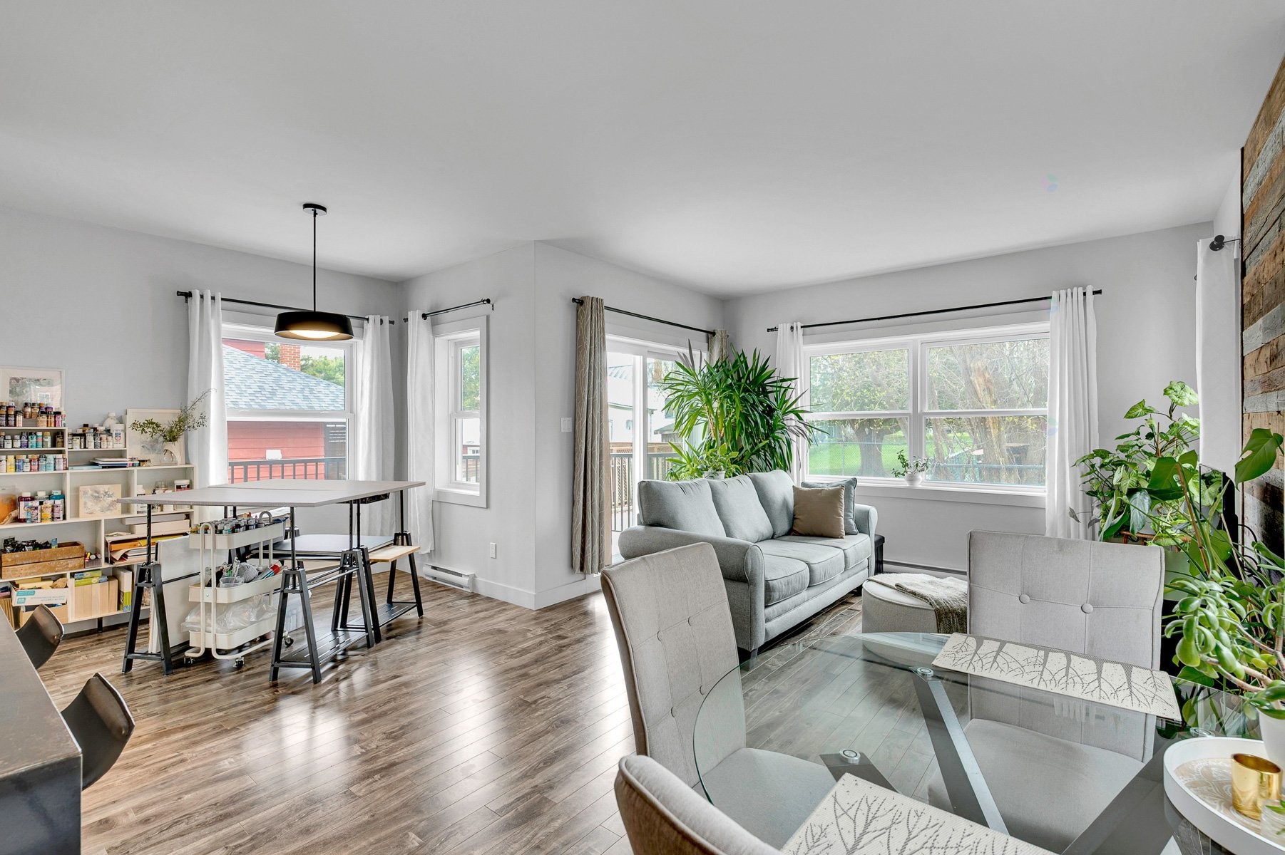 Overall view - 3021 Rue St-Charles, Sainte-Adèle, QC - Indoor Photo Showing Other Room