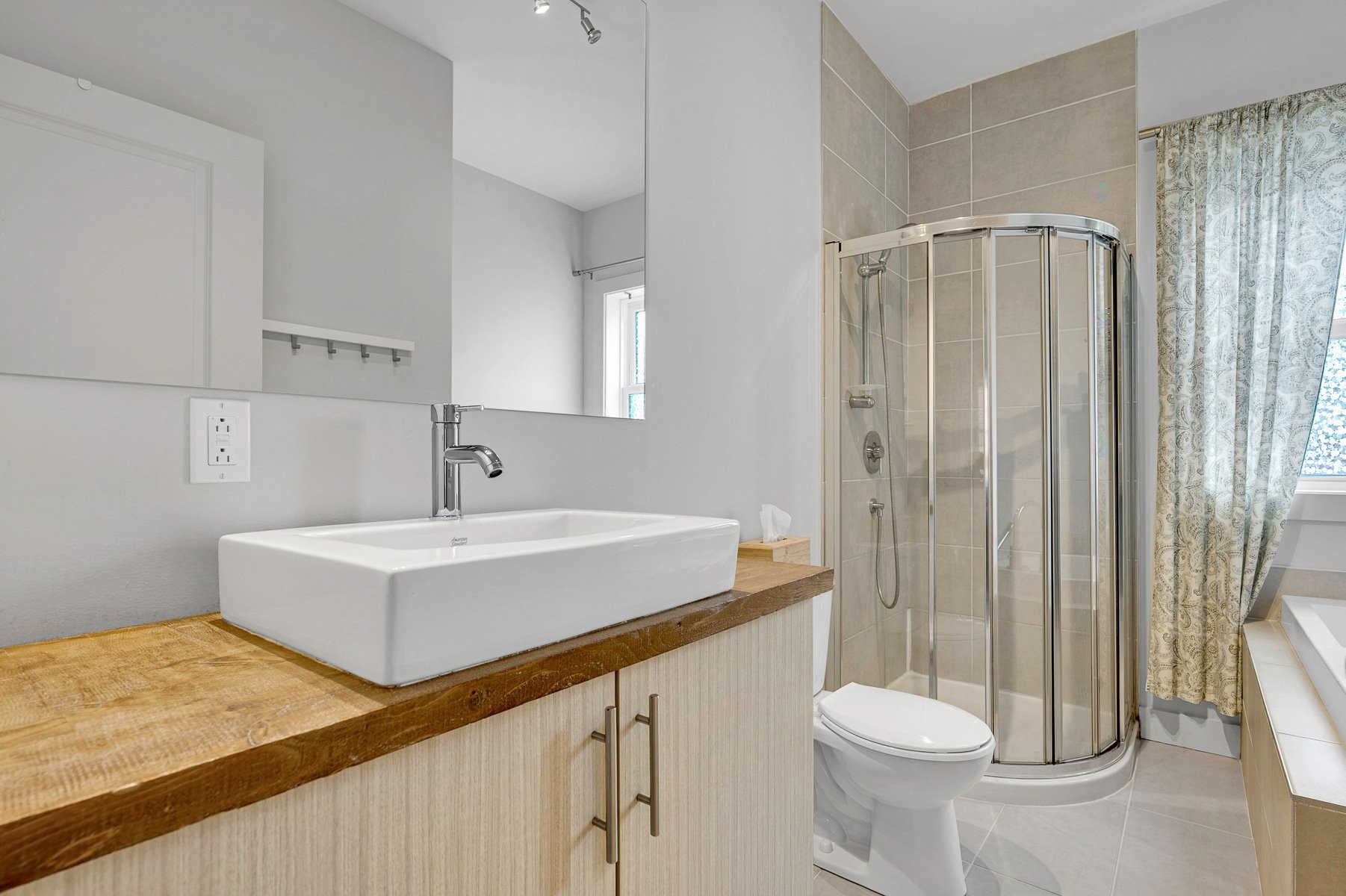 Bathroom - 3021 Rue St-Charles, Sainte-Adèle, QC - Indoor Photo Showing Bathroom