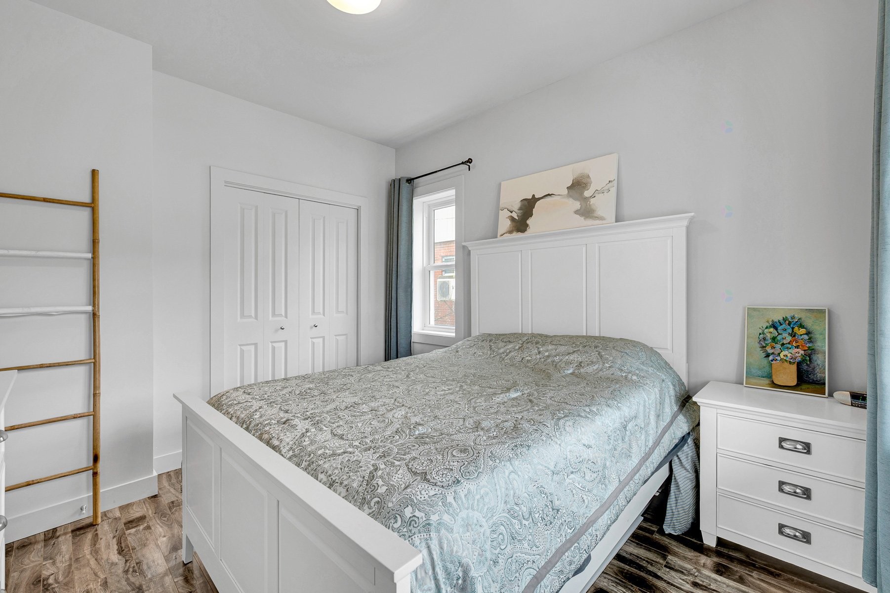 Bedroom - 3021 Rue St-Charles, Sainte-Adèle, QC - Indoor Photo Showing Bedroom
