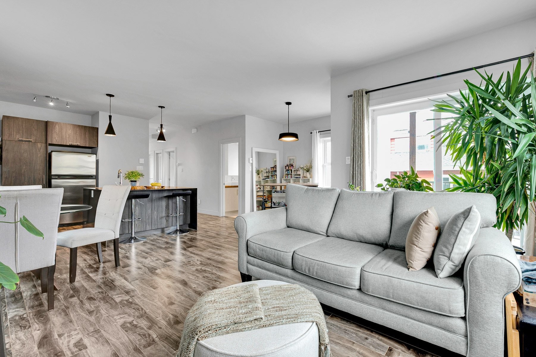 Overall view - 3021 Rue St-Charles, Sainte-Adèle, QC - Indoor Photo Showing Living Room