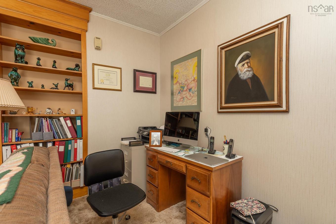 17 Porter Street, Yarmouth, NS - Indoor Photo Showing Office