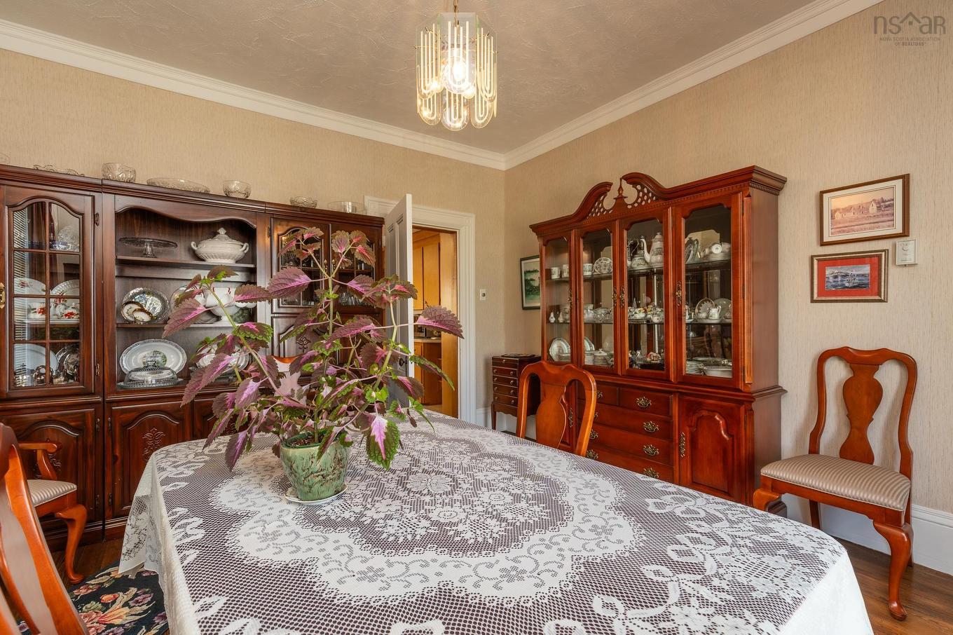17 Porter Street, Yarmouth, NS - Indoor Photo Showing Dining Room