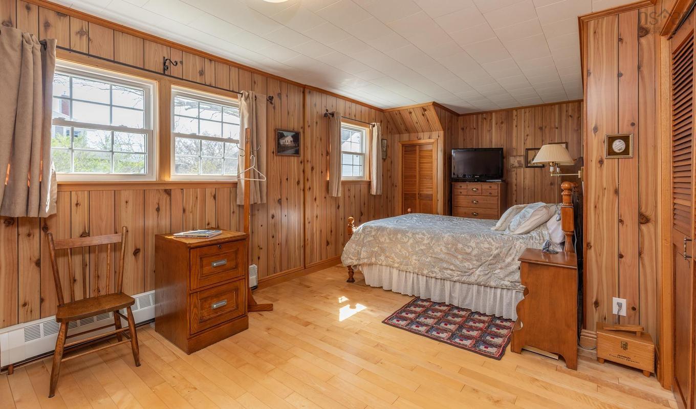 17 Porter Street, Yarmouth, NS - Indoor Photo Showing Bedroom