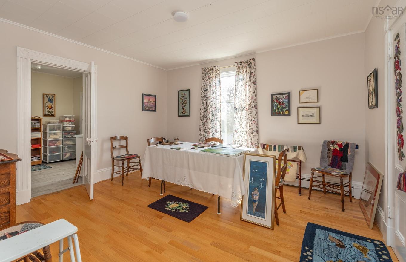 17 Porter Street, Yarmouth, NS - Indoor
