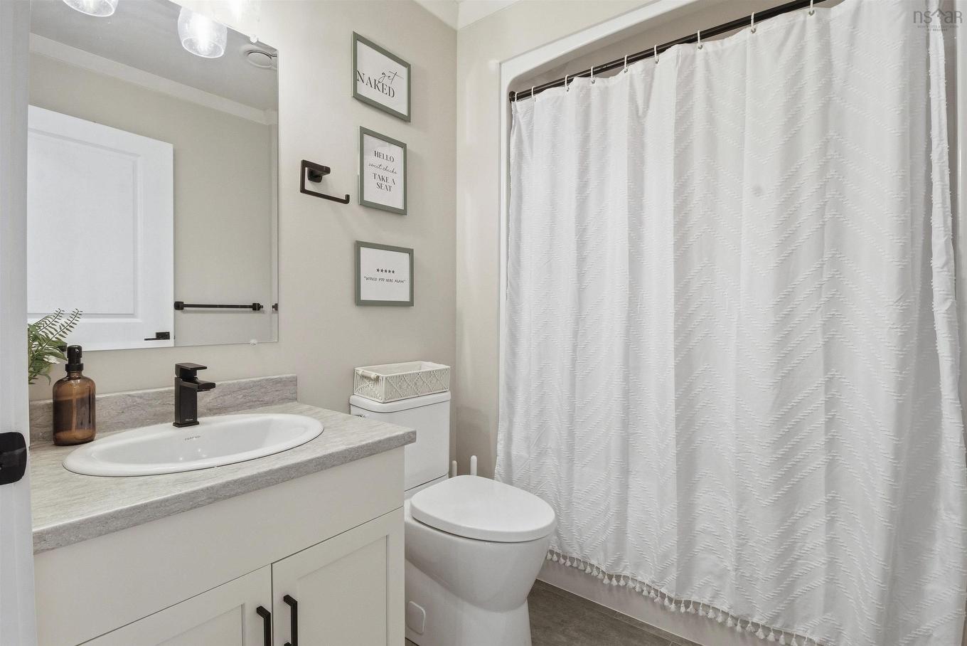 2 Helmsley Crescent, Elmsdale, NS