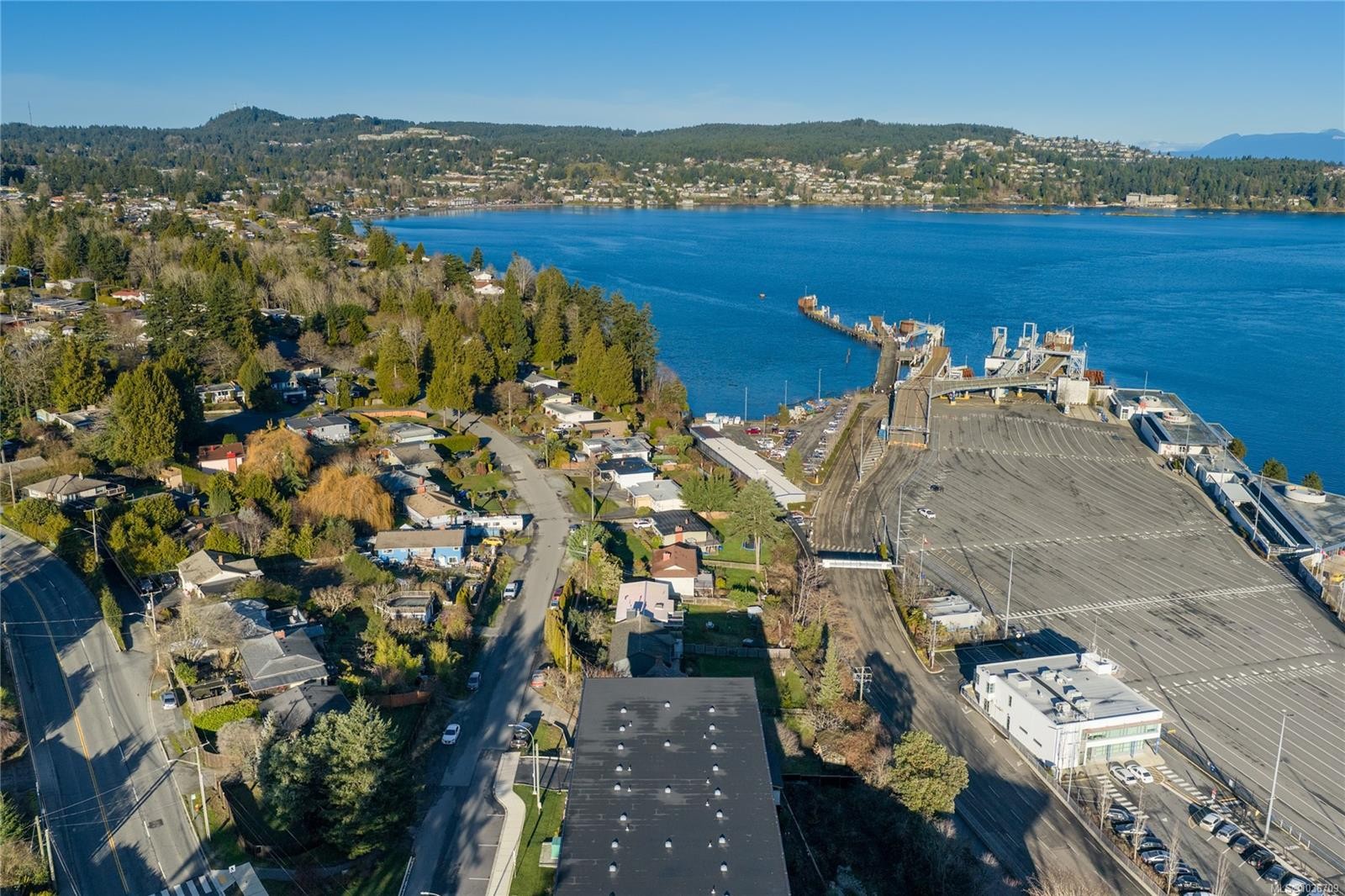 618 Beach Dr, Nanaimo, BC