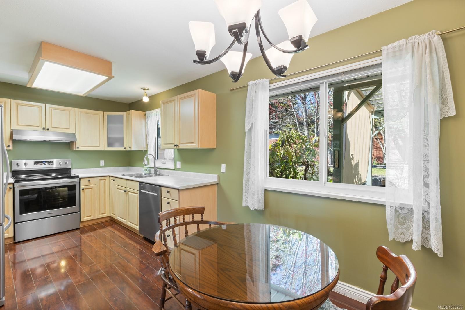 2188 Cardinal Pl, Comox, BC
