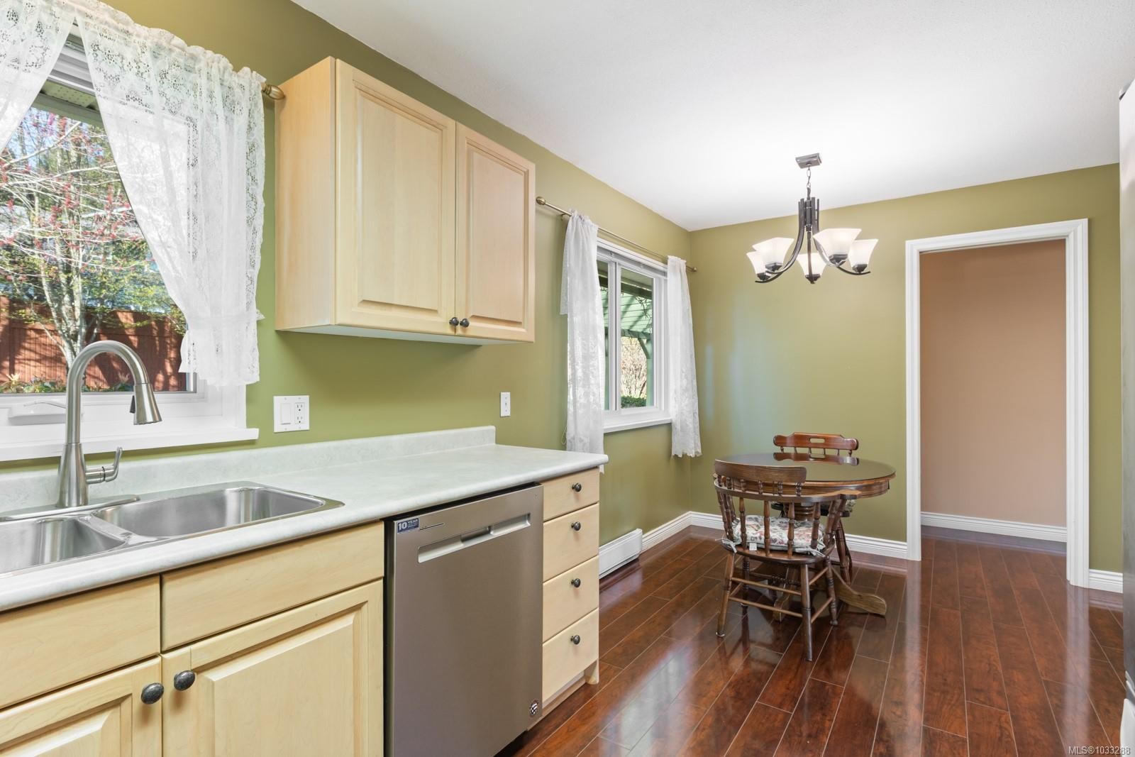 2188 Cardinal Pl, Comox, BC