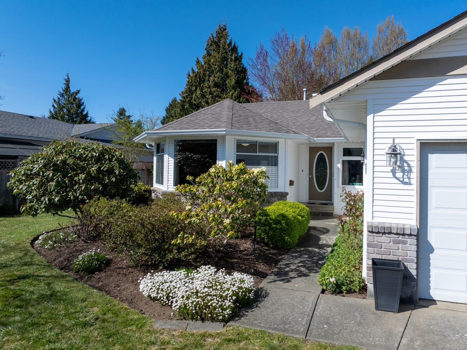2188 Cardinal Pl, Comox, BC