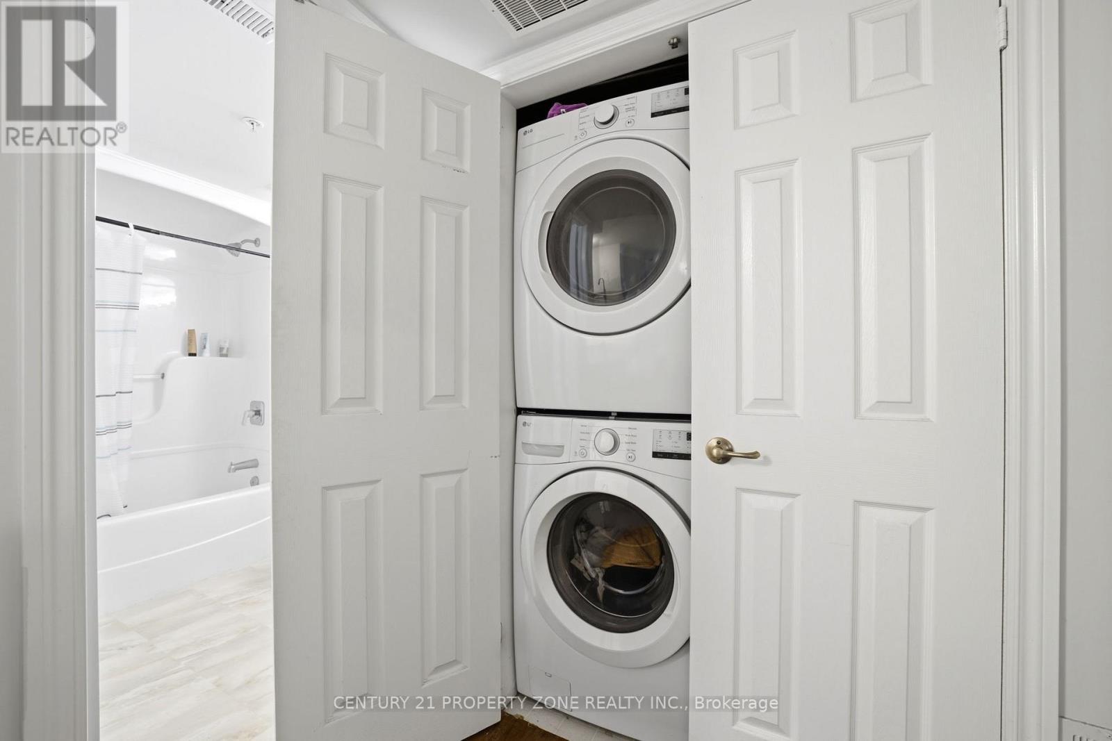 306 - 1440 Bishops Gate, Oakville, ON - Indoor Photo Showing Laundry Room