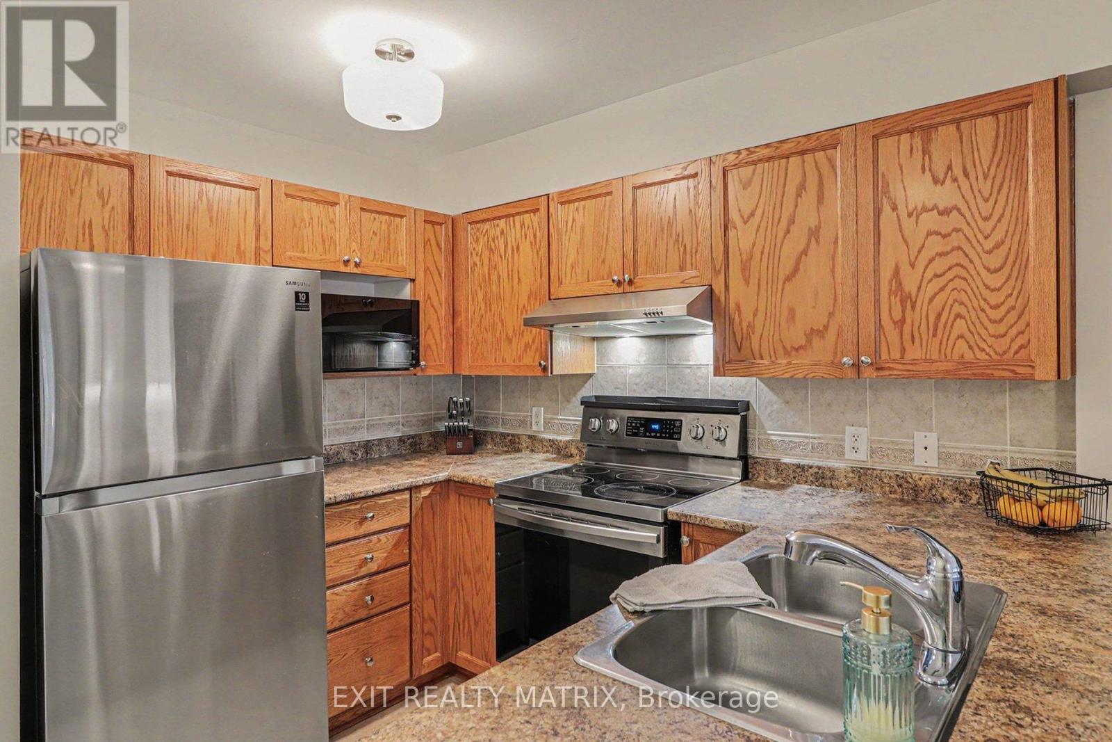 88 Strathaven Private, Ottawa, ON - Indoor Photo Showing Kitchen With Double Sink