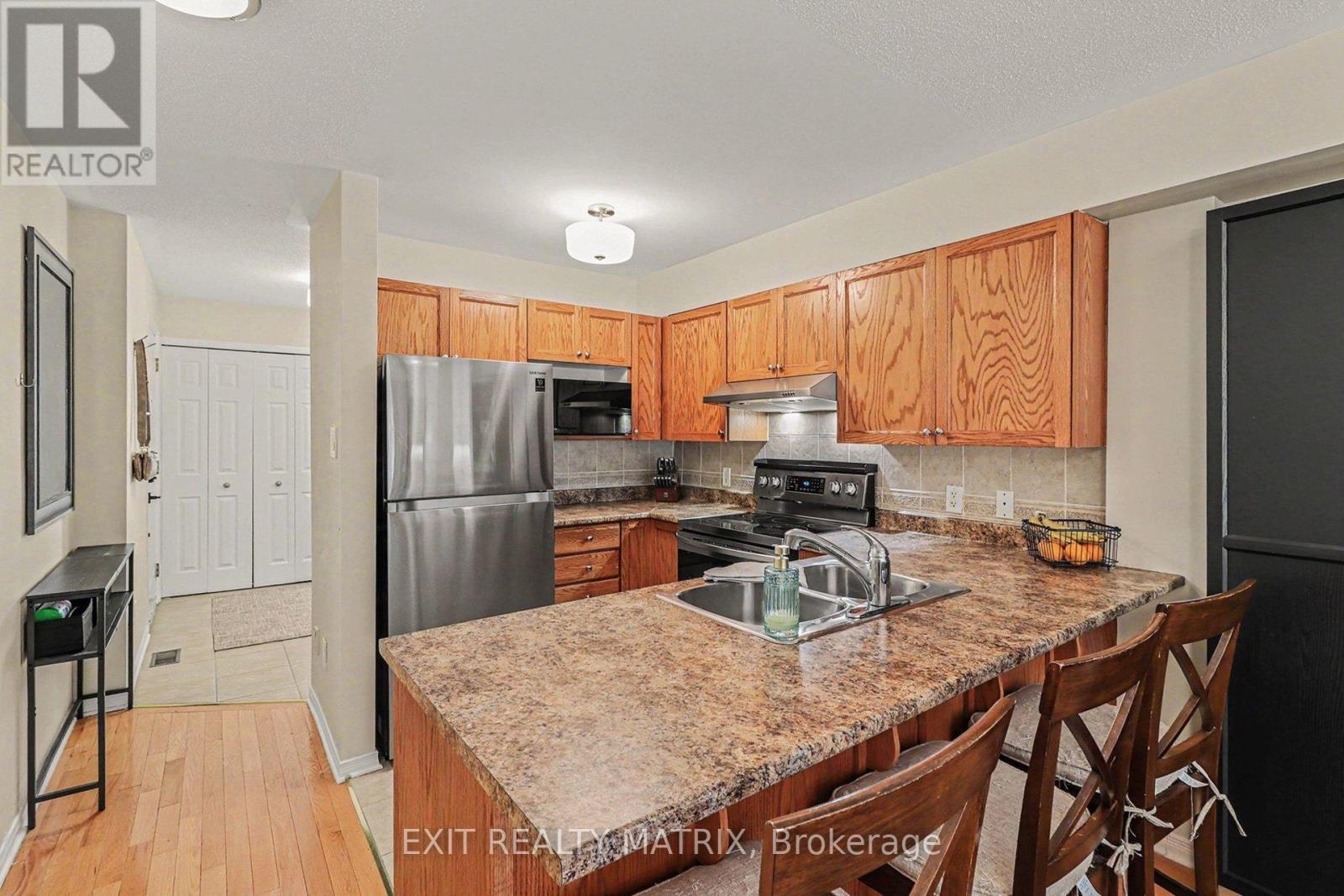 88 Strathaven Private, Ottawa, ON - Indoor Photo Showing Kitchen With Double Sink