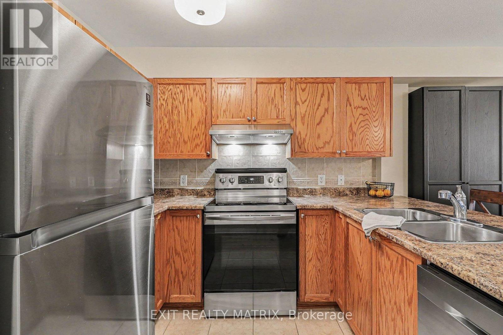 88 Strathaven Private, Ottawa, ON - Indoor Photo Showing Kitchen With Double Sink