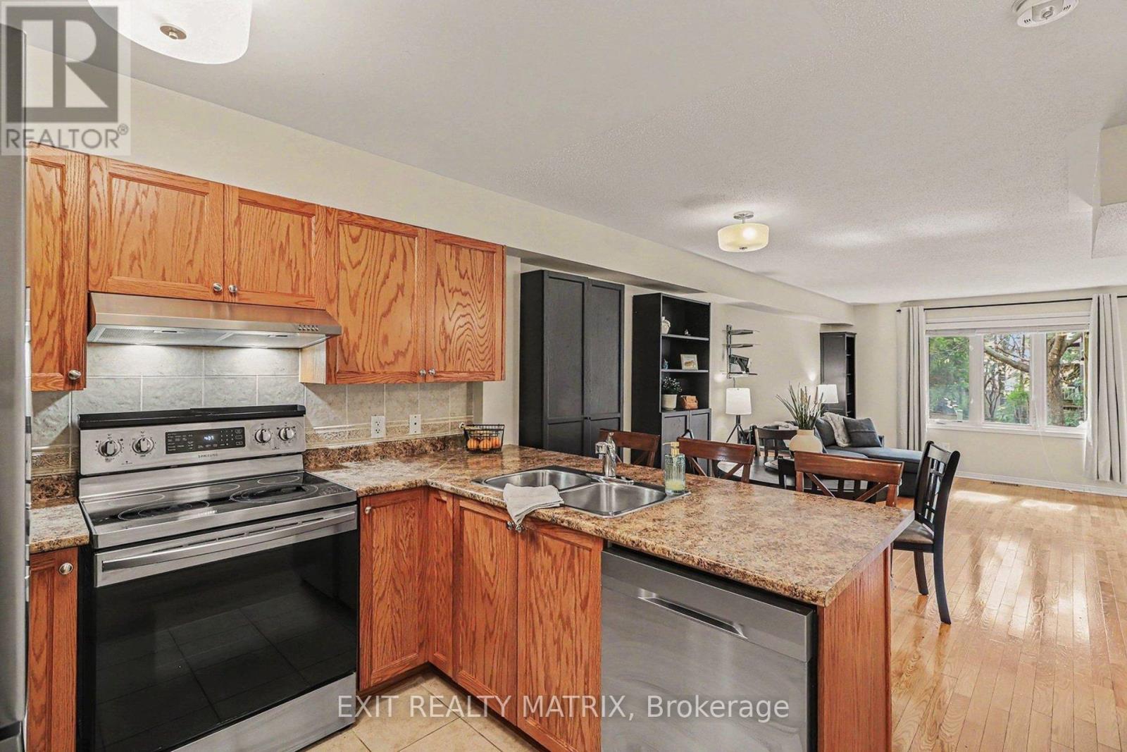 88 Strathaven Private, Ottawa, ON - Indoor Photo Showing Kitchen With Double Sink