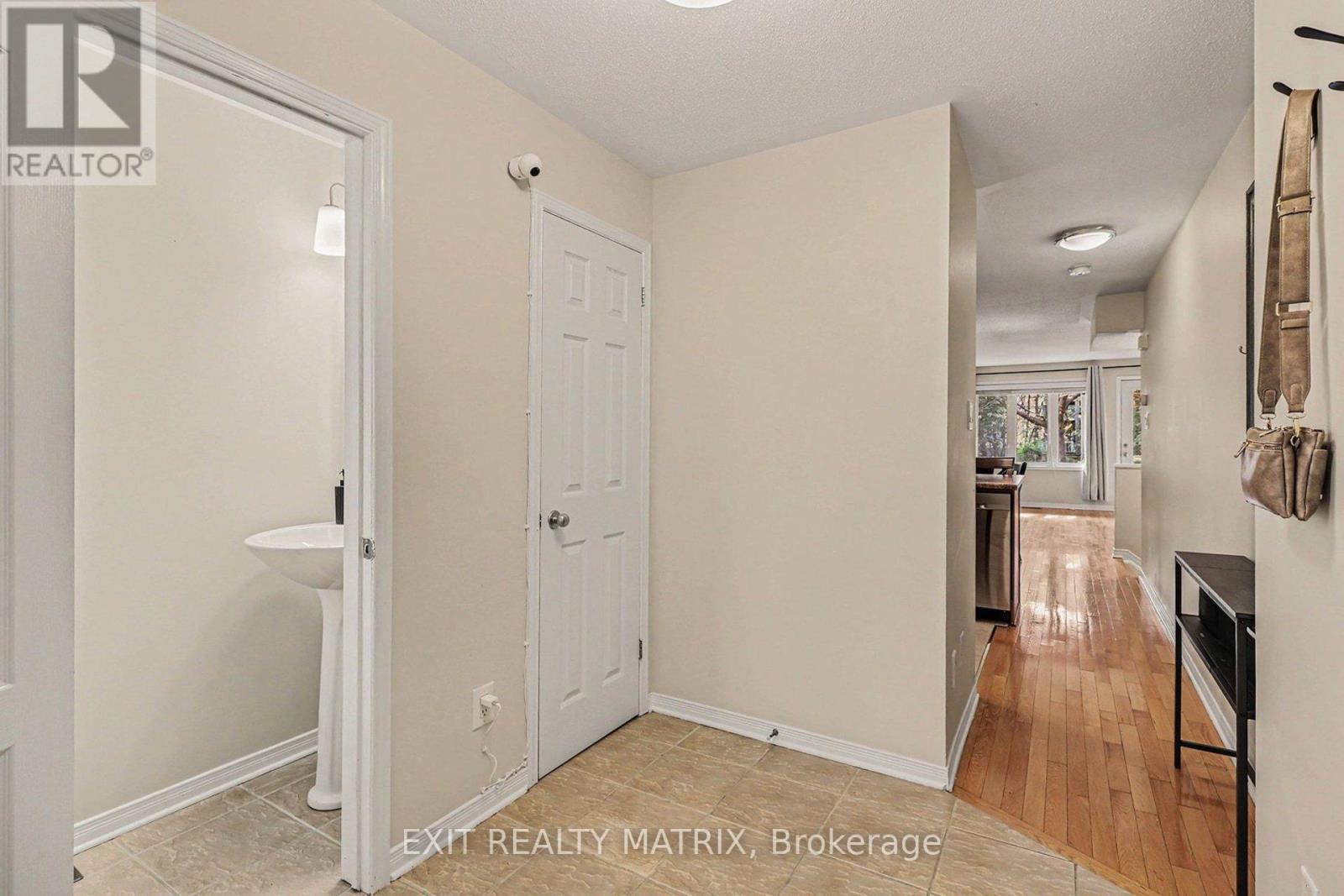 88 Strathaven Private, Ottawa, ON - Indoor Photo Showing Other Room