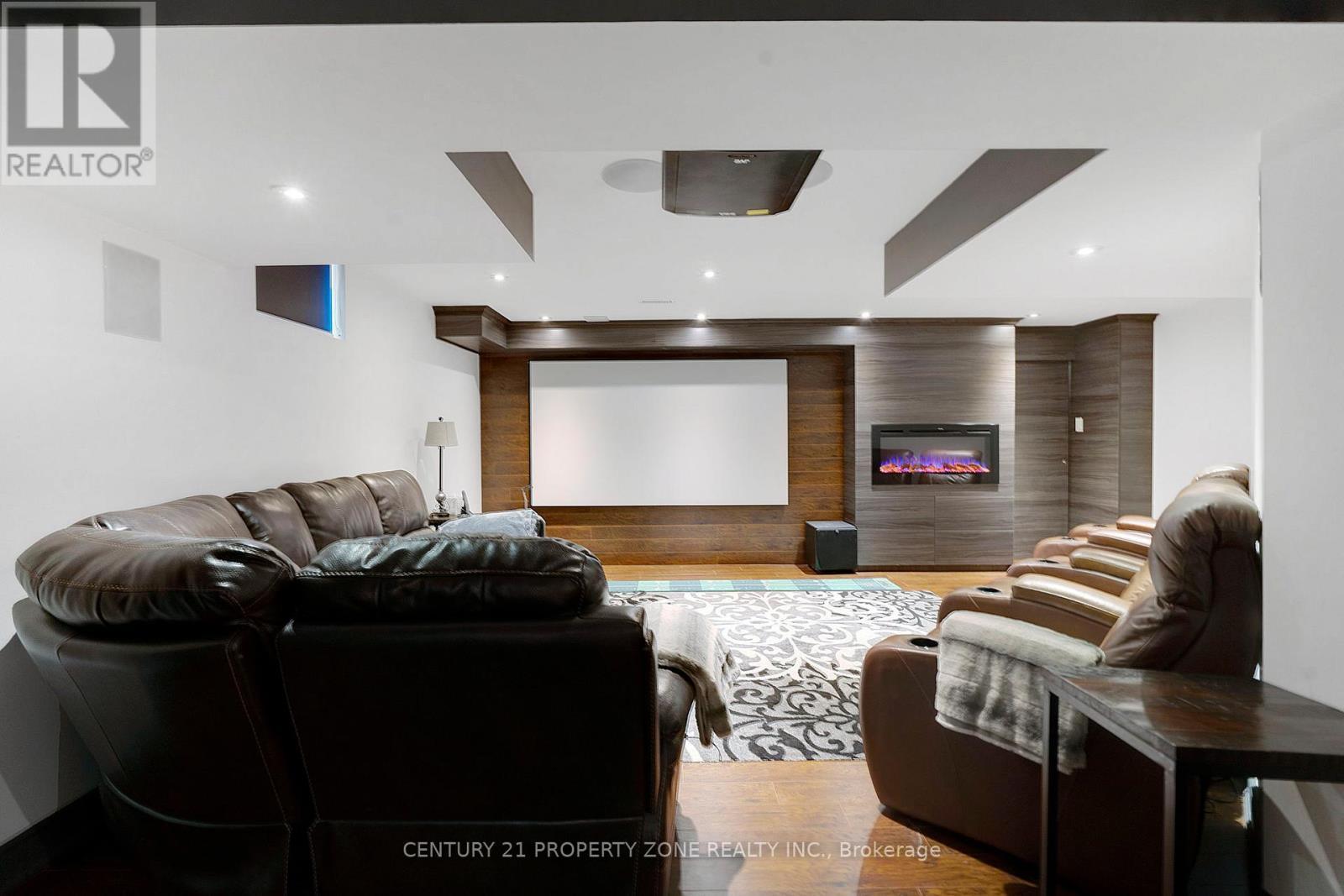 30 Grouse Lane, Brampton, ON - Indoor With Fireplace