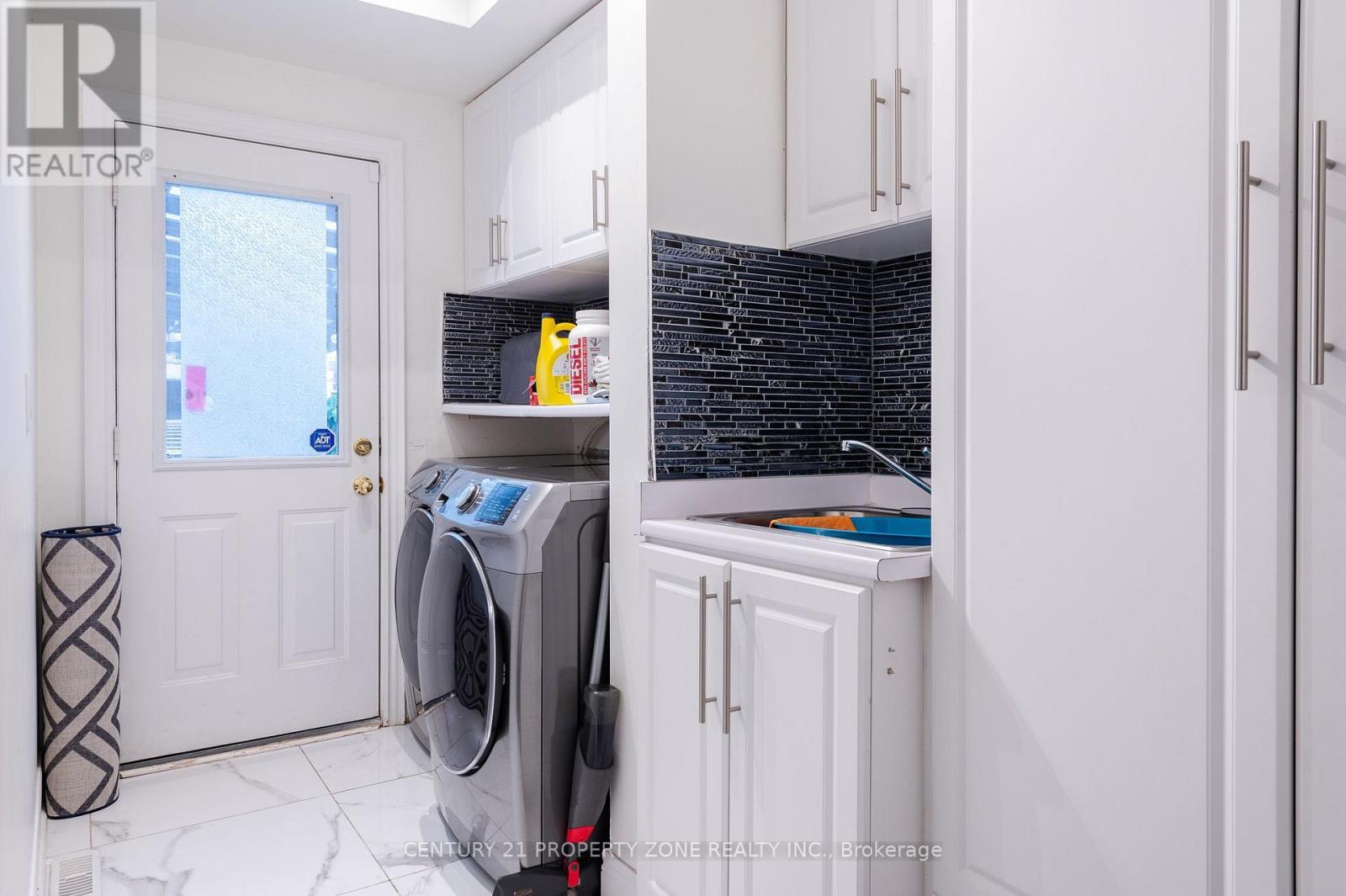 30 Grouse Lane, Brampton, ON - Indoor Photo Showing Laundry Room