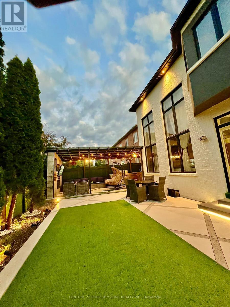 30 Grouse Lane, Brampton, ON - Outdoor