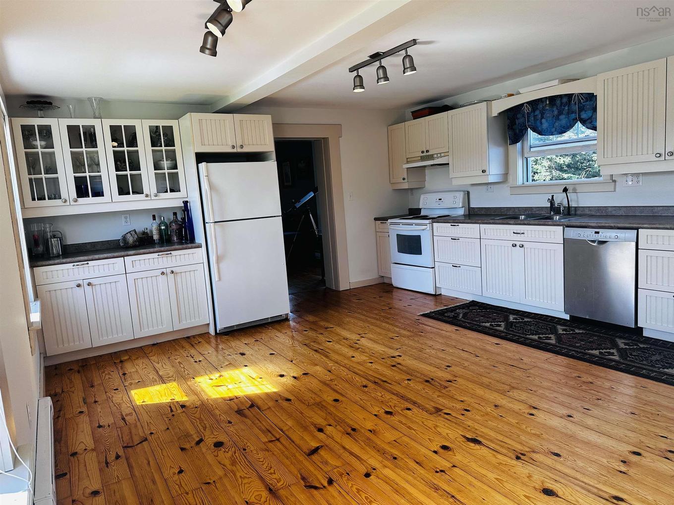 1663 Highway 3, East Pubnico, NS