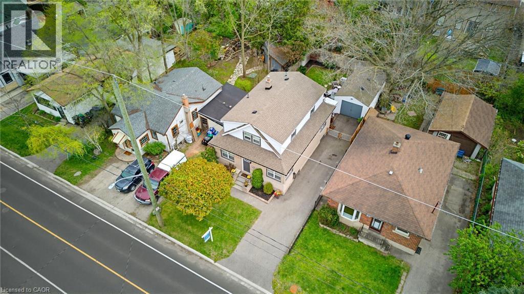 Expansive property featuring two distinct residential structures - 60 Avenue Road, Cambridge, ON - With View