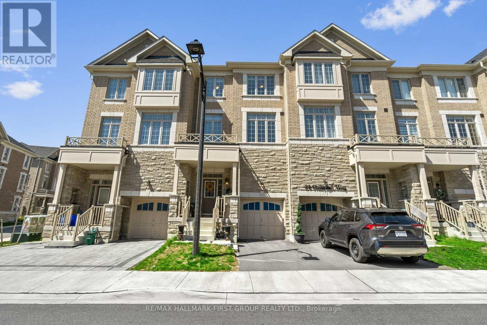 22 Phillipsen Way, Markham, ON - Outdoor With Facade