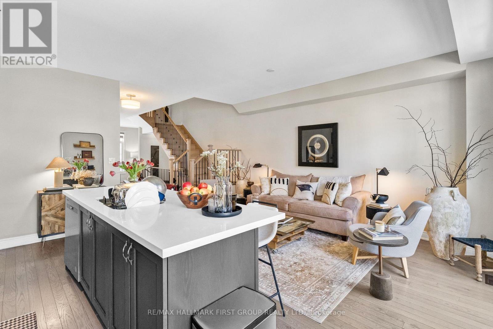 22 Phillipsen Way, Markham, ON - Indoor Photo Showing Living Room