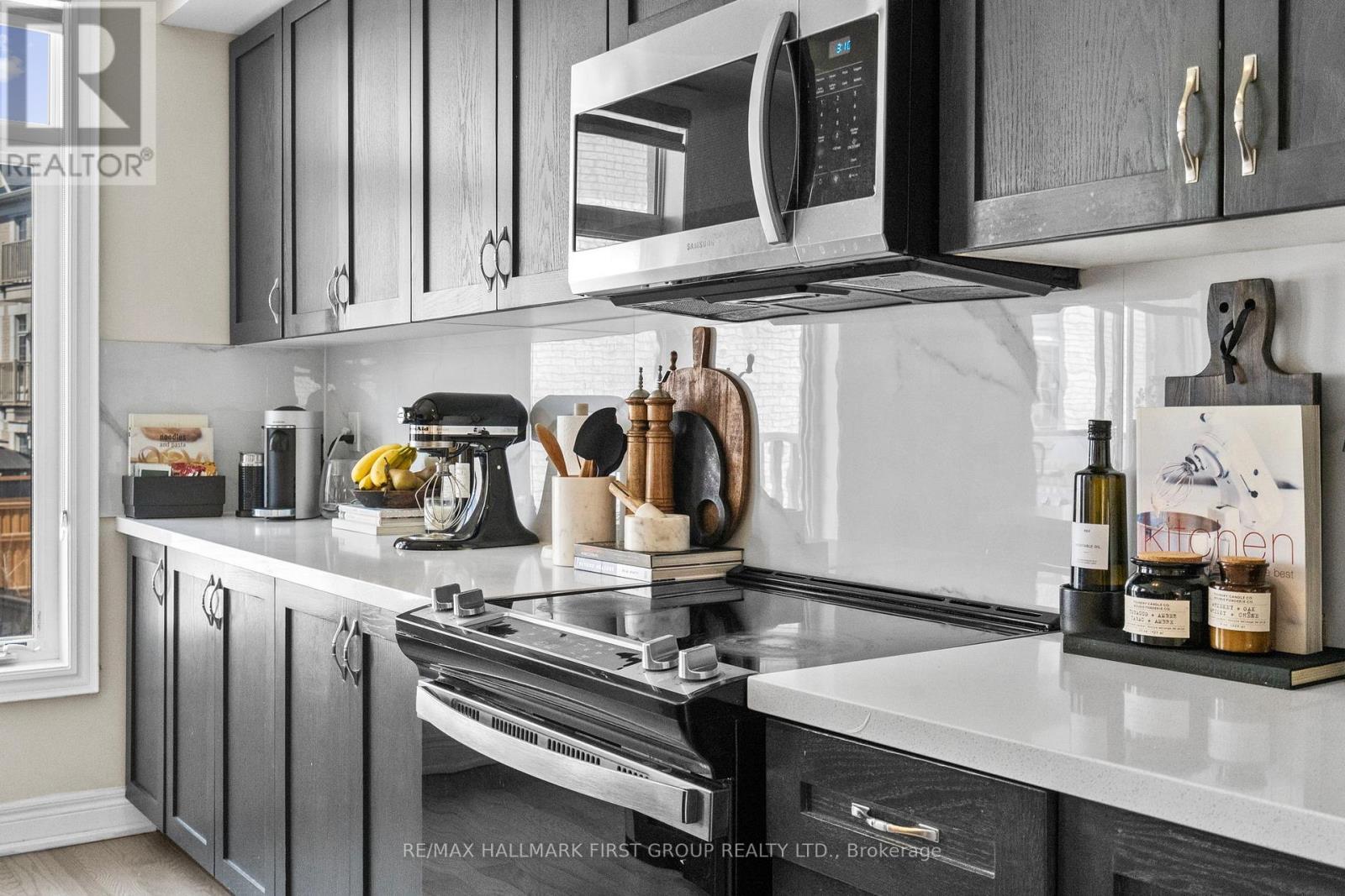 22 Phillipsen Way, Markham, ON - Indoor Photo Showing Kitchen