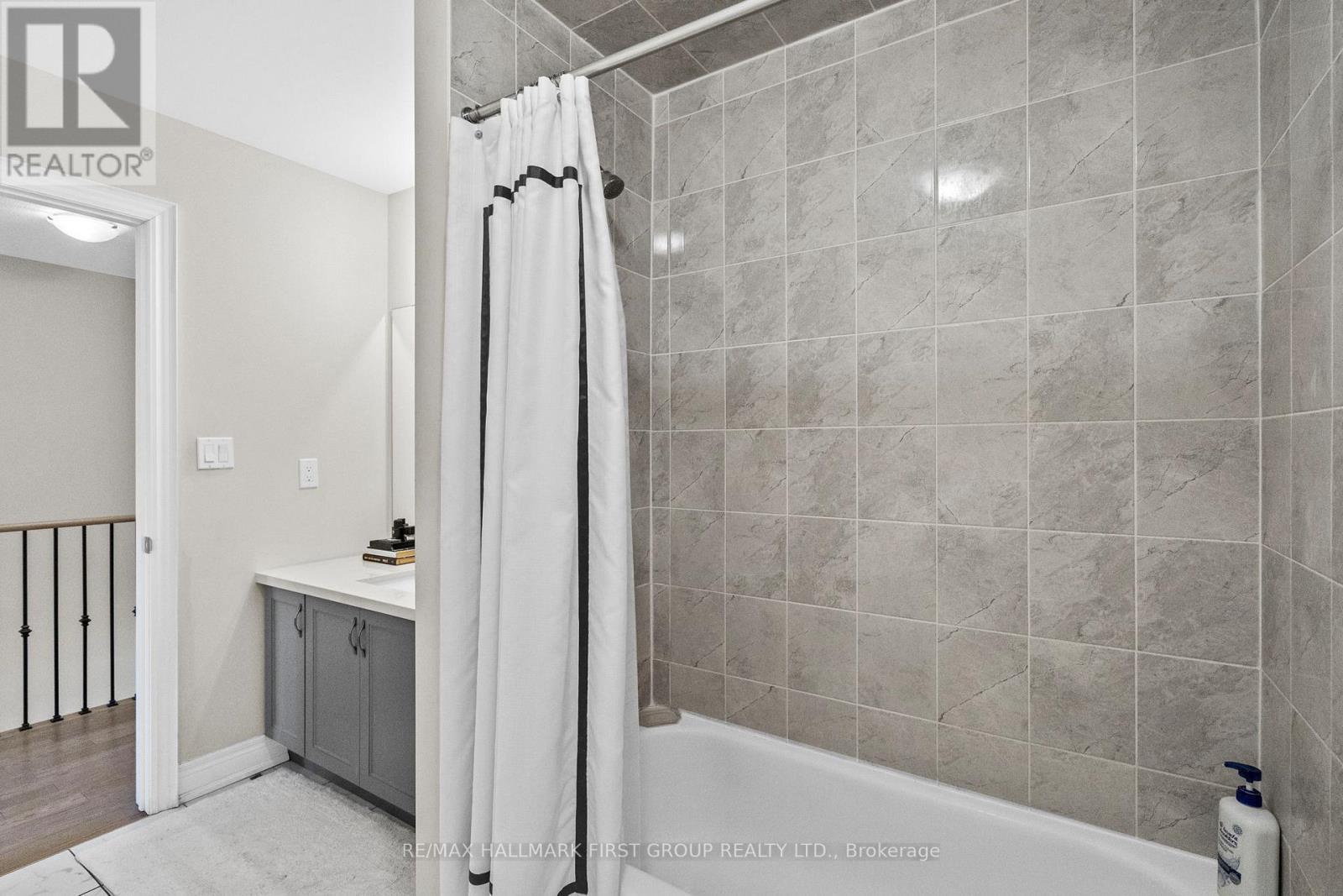 22 Phillipsen Way, Markham, ON - Indoor Photo Showing Bathroom