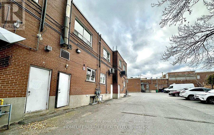 1201 Hurontario Street, Mississauga, ON