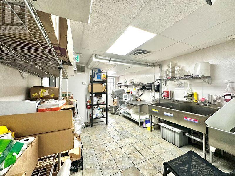 1201 Hurontario Street, Mississauga, ON