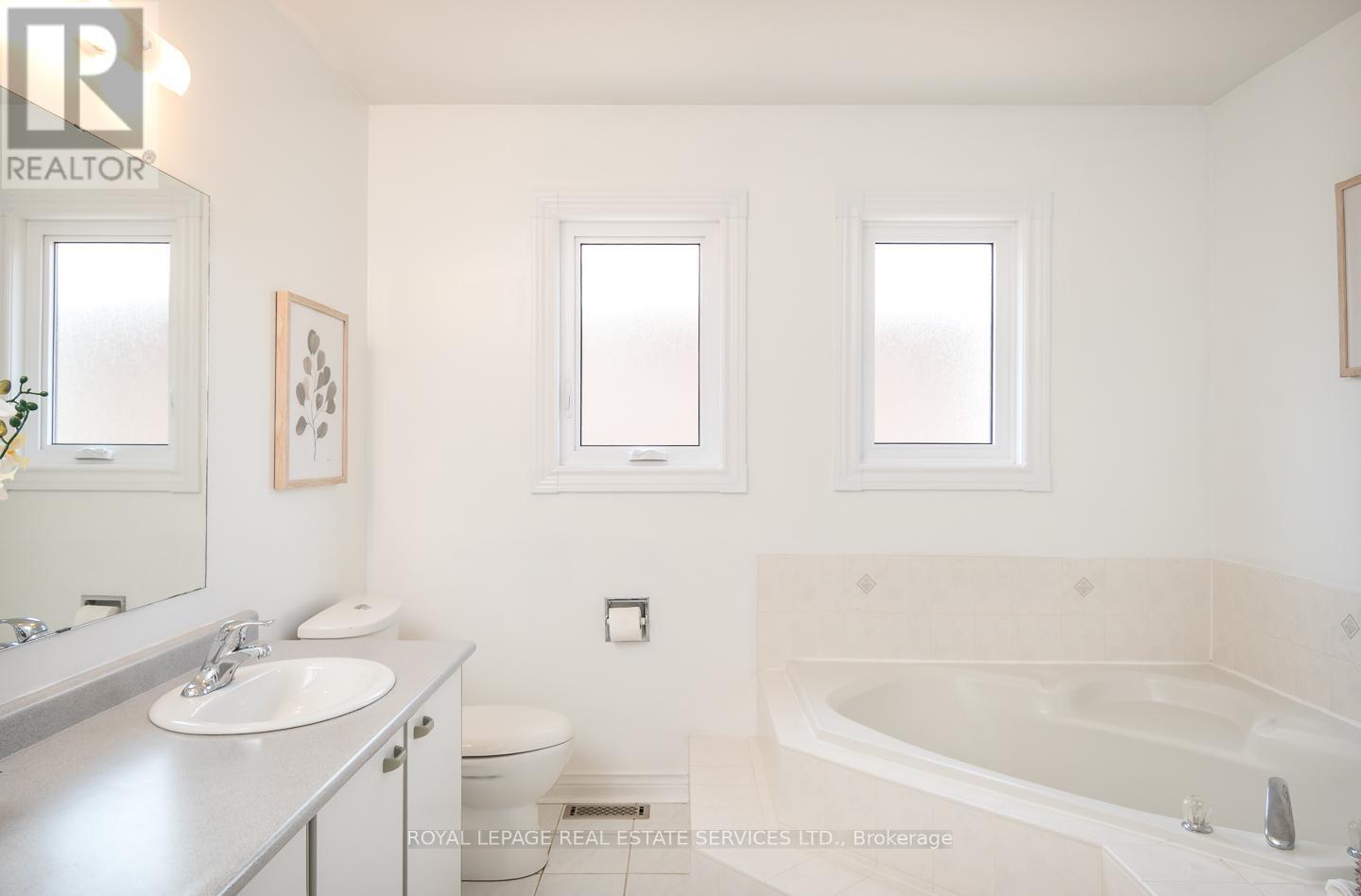 Basement - Entrance - 4810 Rathkeale Road, Mississauga, ON - Indoor Photo Showing Bathroom