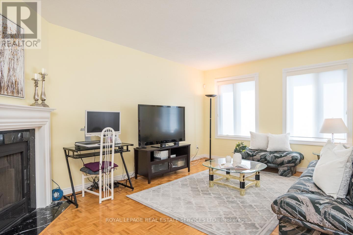 Family Room - 4810 Rathkeale Road, Mississauga, ON - Indoor Photo Showing Living Room With Fireplace