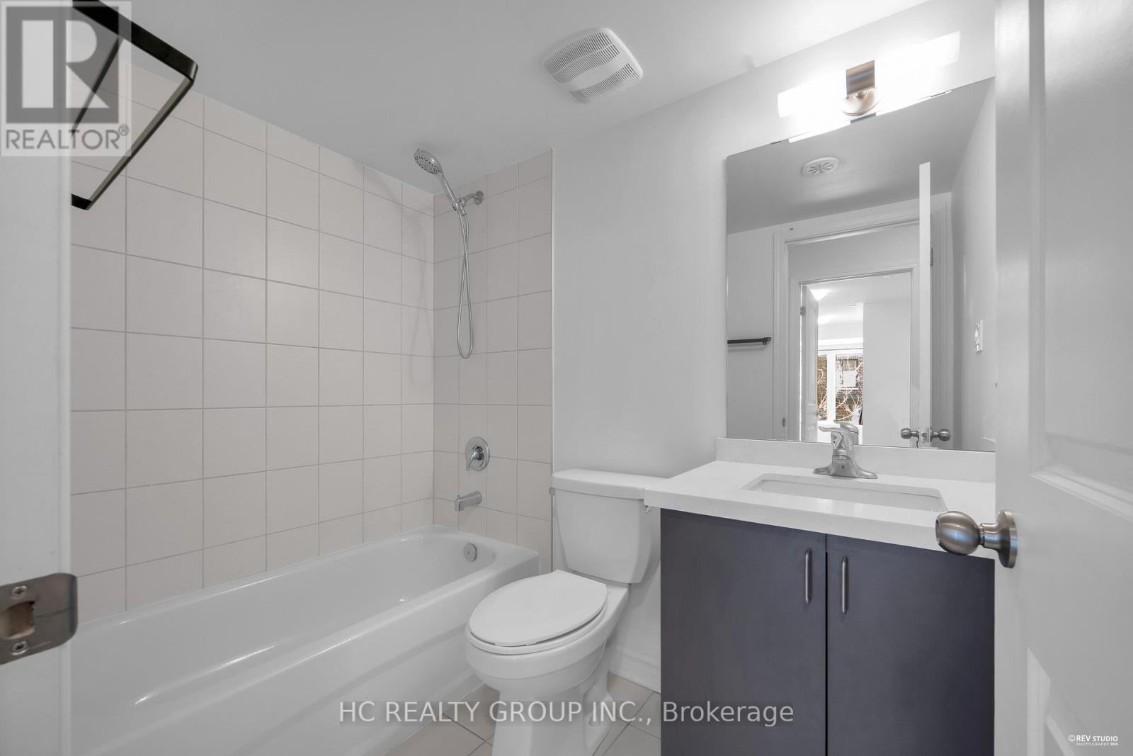 13 - 2212 Bromsgrove Road, Mississauga, ON - Indoor Photo Showing Bathroom