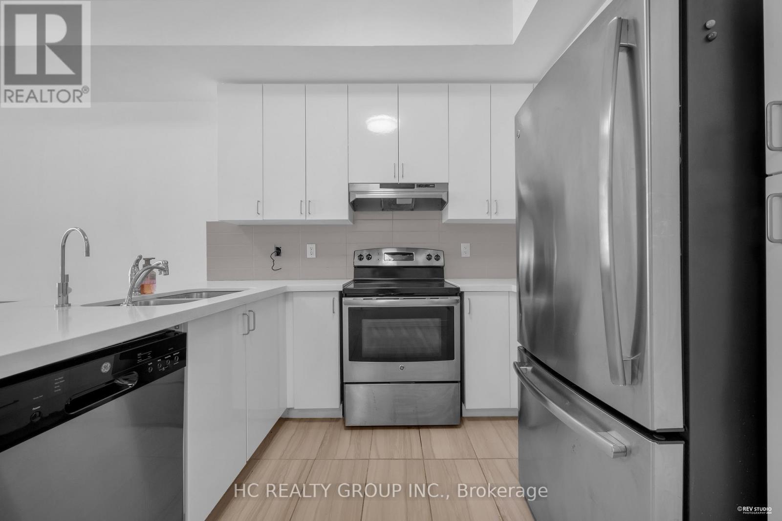 13 - 2212 Bromsgrove Road, Mississauga, ON - Indoor Photo Showing Kitchen With Double Sink