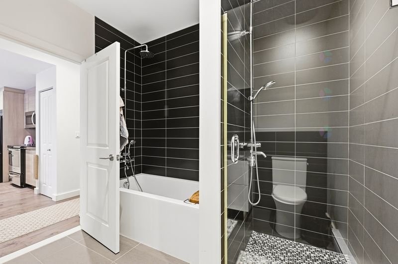 Bathroom - 4901-5150 Rue Buchan, Montréal (Côte-Des-Neiges/Notre-Dame-De-Grâce), QC - Indoor