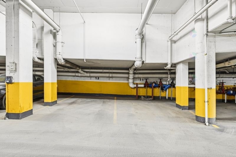 Garage - 4901-5150 Rue Buchan, Montréal (Côte-Des-Neiges/Notre-Dame-De-Grâce), QC - Indoor Photo Showing Garage
