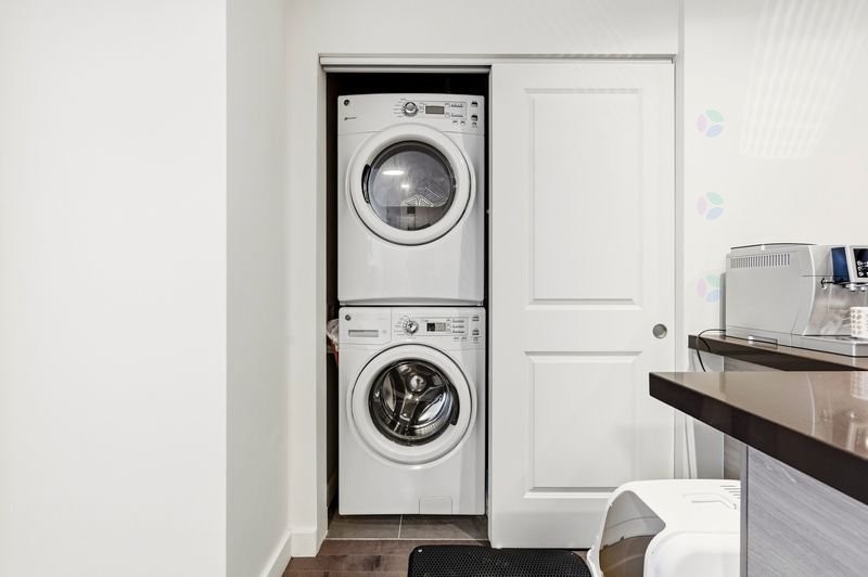Laundry - 4901-5150 Rue Buchan, Montréal (Côte-Des-Neiges/Notre-Dame-De-Grâce), QC - Indoor Photo Showing Laundry Room