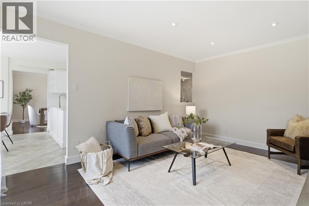 96 Gordon Street, Cambridge, ON - Indoor Photo Showing Living Room
