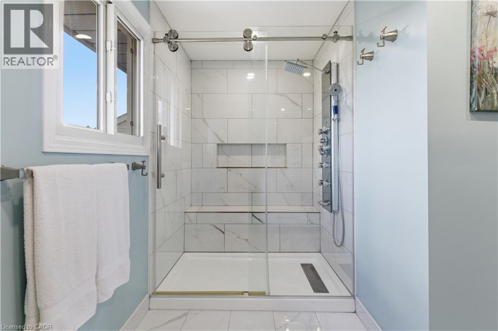 96 Gordon Street, Cambridge, ON - Indoor Photo Showing Bathroom