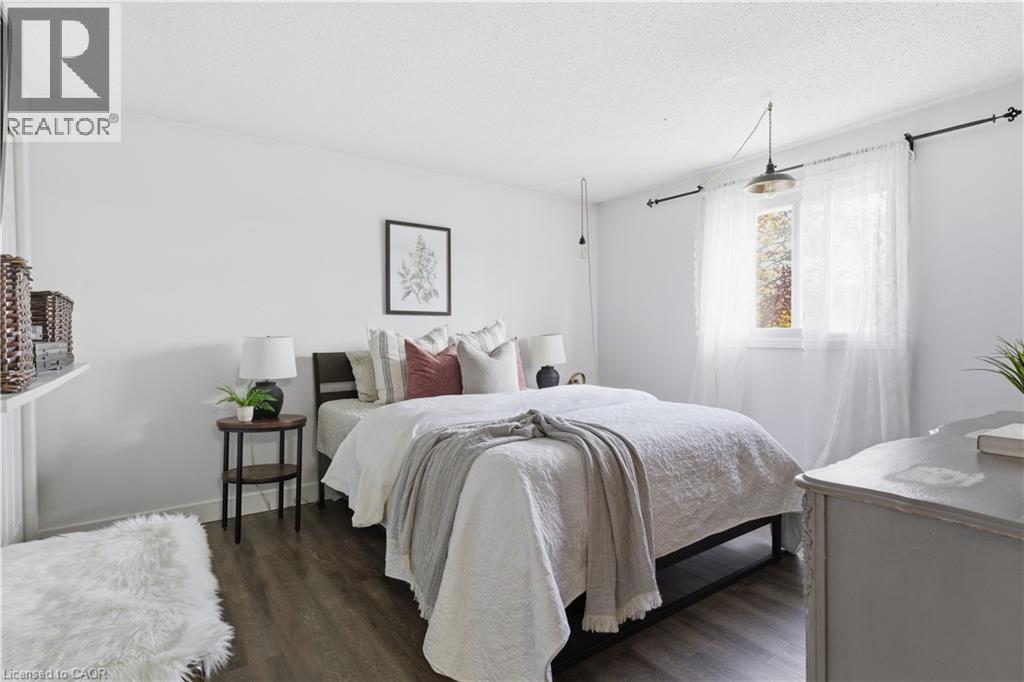 96 Gordon Street, Cambridge, ON - Indoor Photo Showing Bedroom