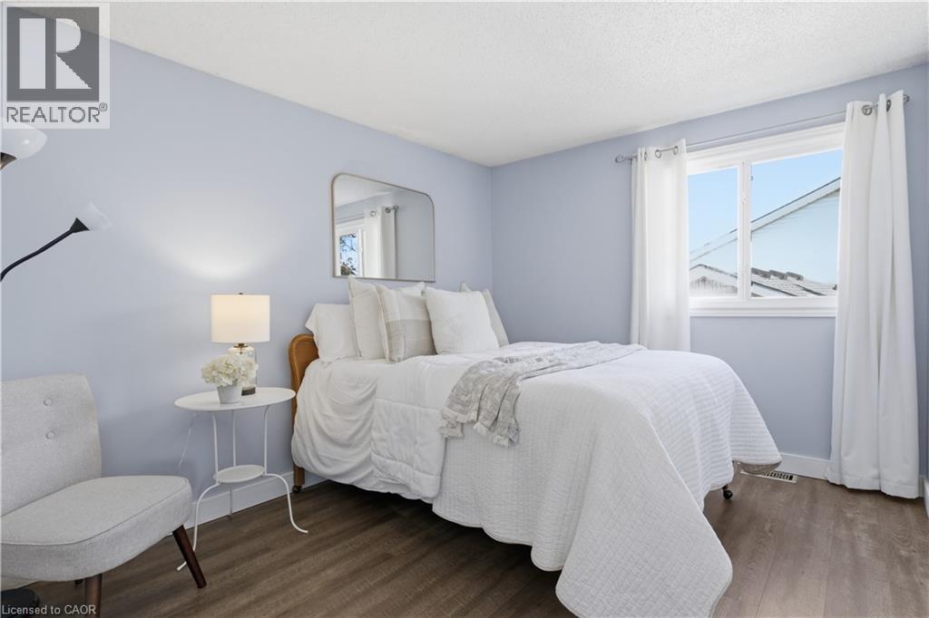 96 Gordon Street, Cambridge, ON - Indoor Photo Showing Bedroom