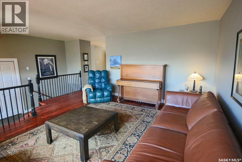 1666 Marshall Crescent, Moose Jaw, SK - Indoor Photo Showing Living Room