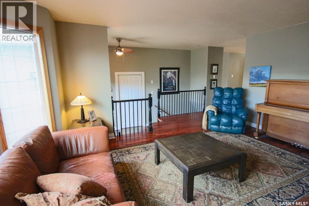 1666 Marshall Crescent, Moose Jaw, SK - Indoor Photo Showing Living Room