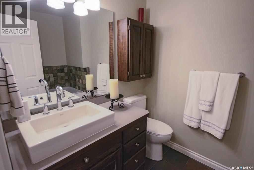 1666 Marshall Crescent, Moose Jaw, SK - Indoor Photo Showing Bathroom