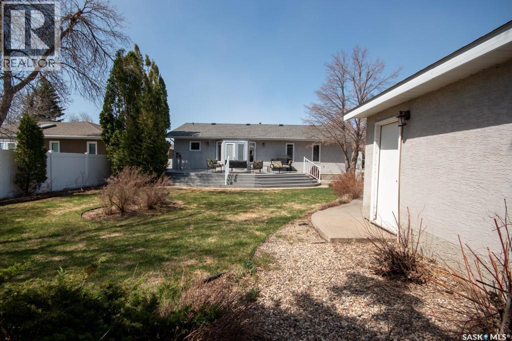 1666 Marshall Crescent, Moose Jaw, SK - Outdoor With Deck Patio Veranda