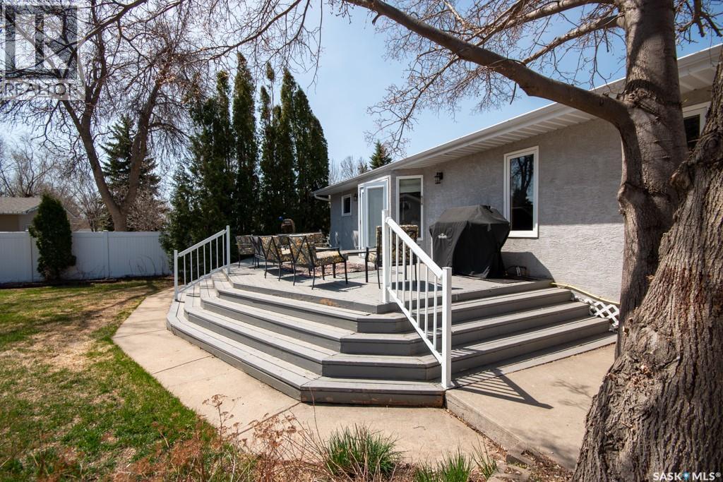 1666 Marshall Crescent, Moose Jaw, SK - Outdoor With Deck Patio Veranda