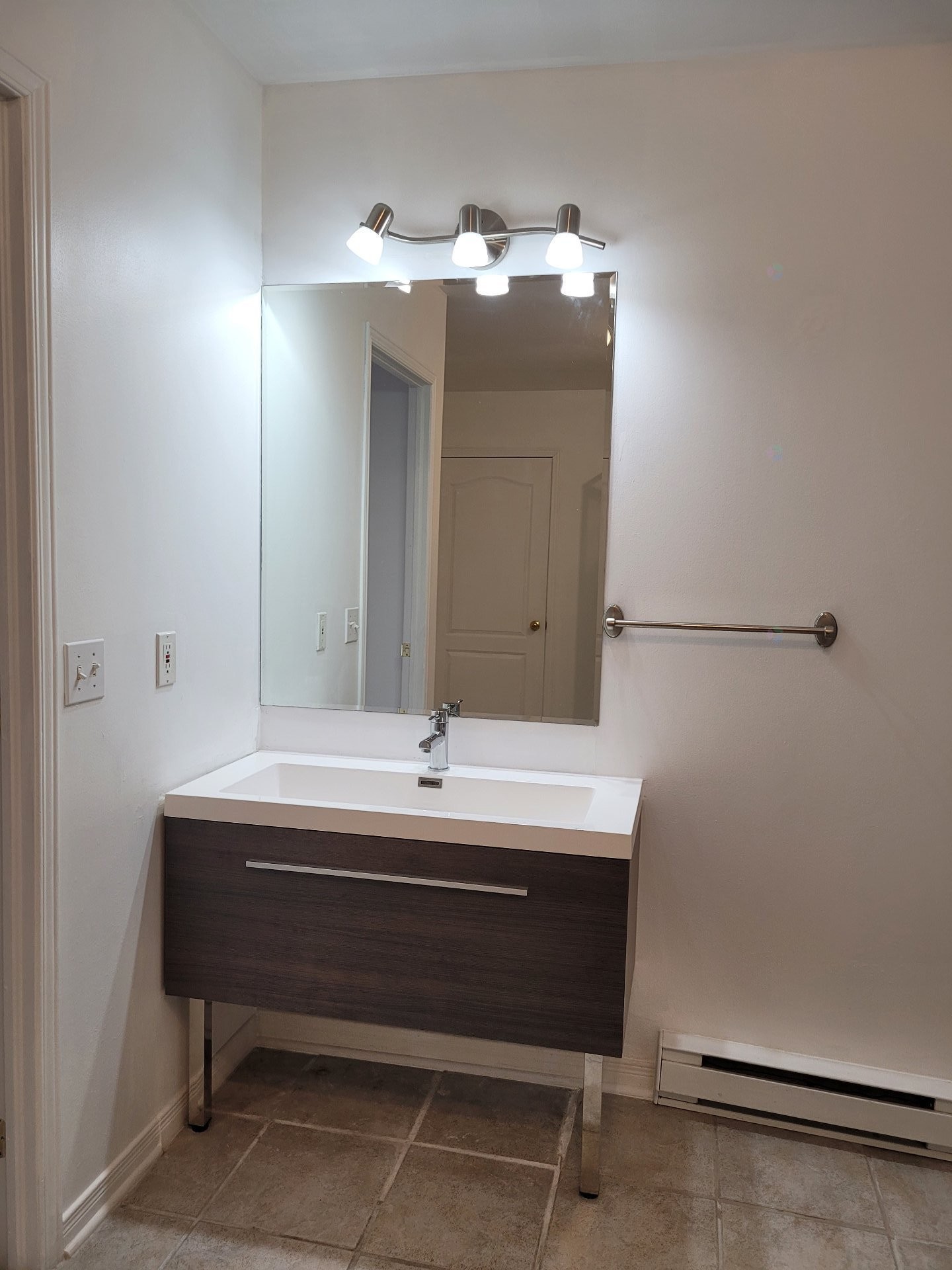 Bathroom - 1420-7680 Boul. Marie-Victorin, Brossard, QC - Indoor Photo Showing Bathroom