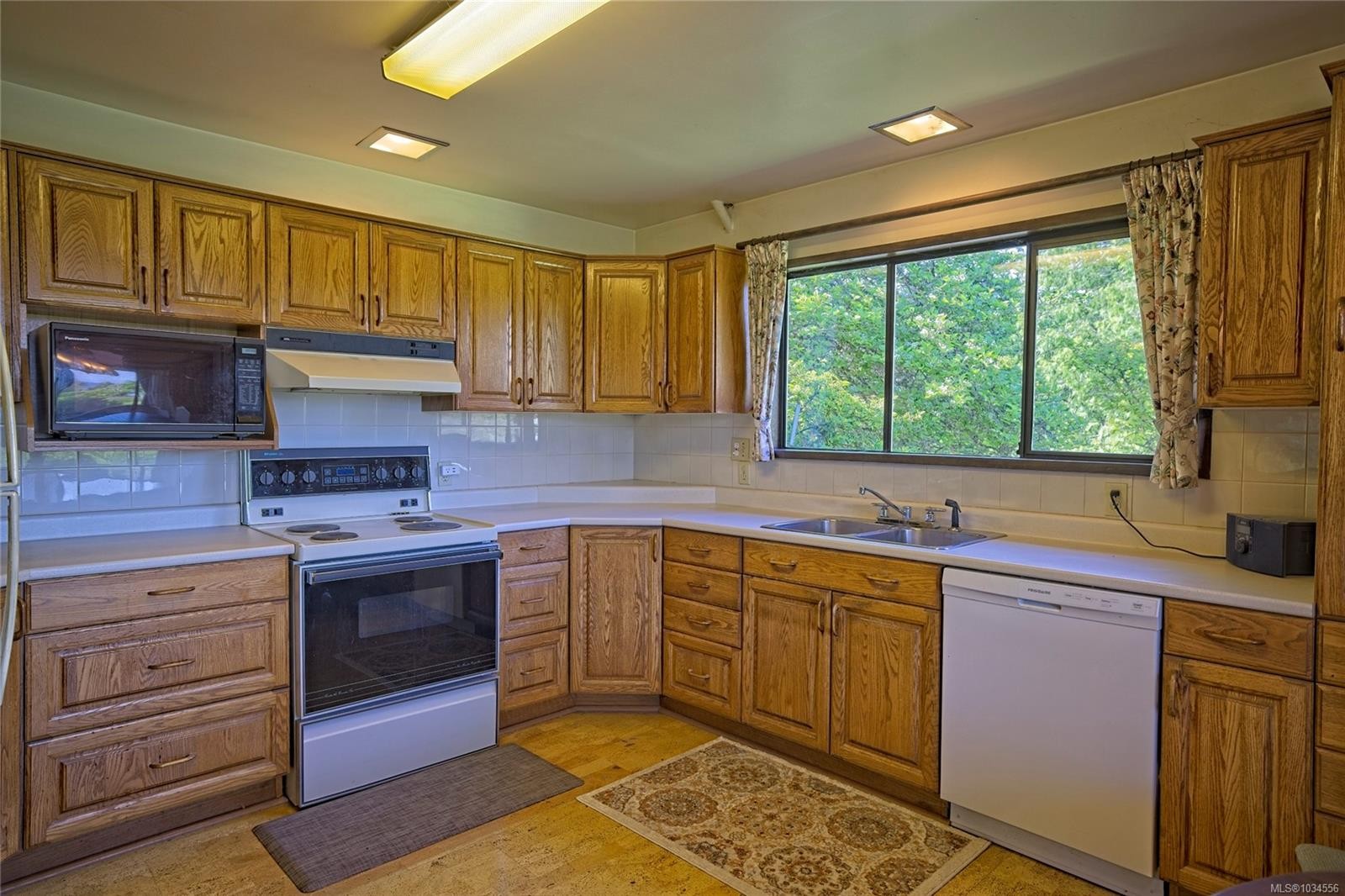 144 Hedger Rd, Salt Spring, BC