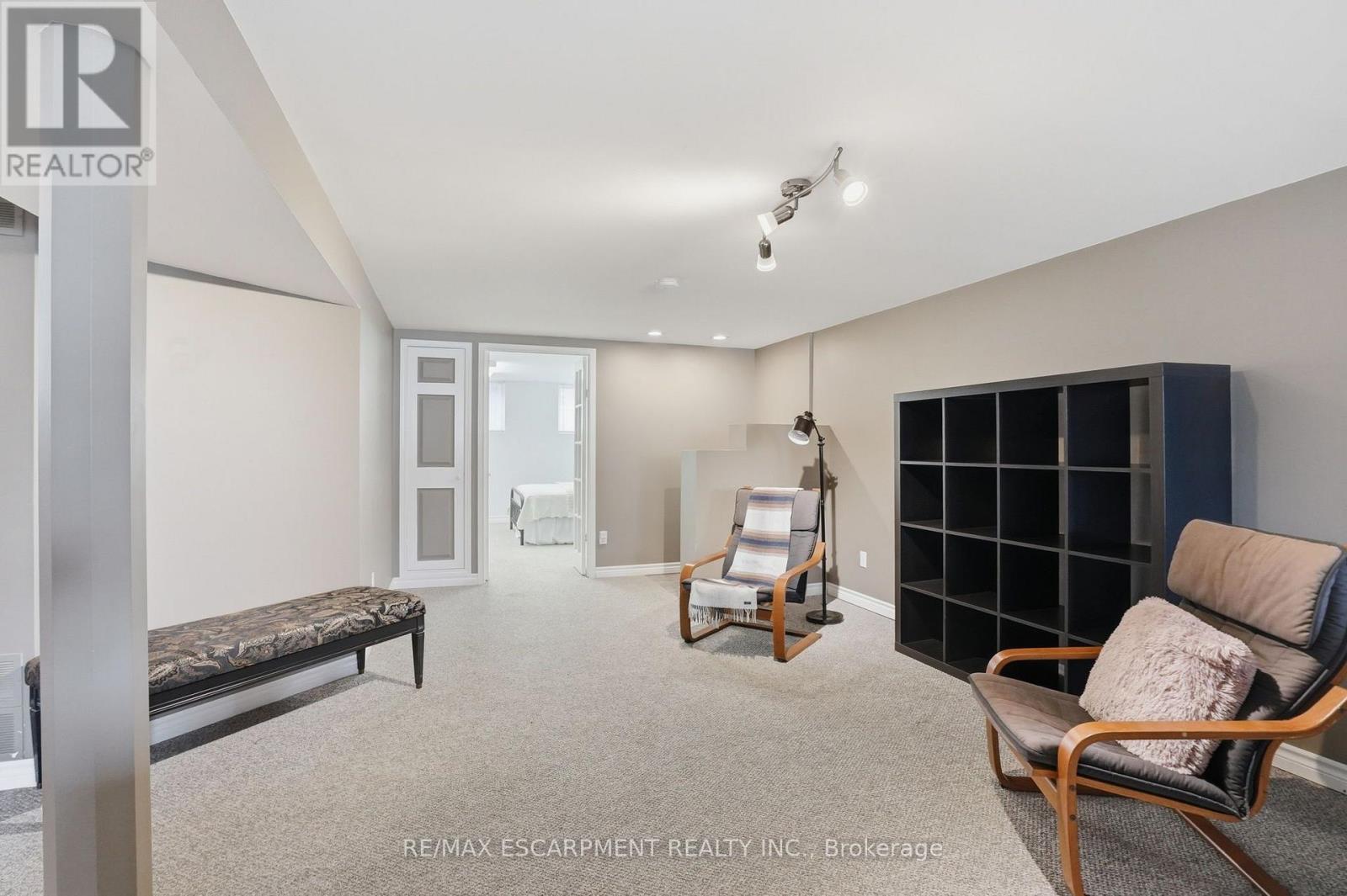 31 Algonquin Avenue, Hamilton, ON - Indoor Photo Showing Other Room